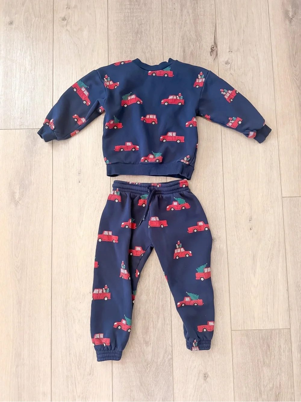 BOYS CUTE AND TRENDY FALL WINTER HOLIDAY CHRISTMAS CLOTHING BUNDLE SIZE 4T